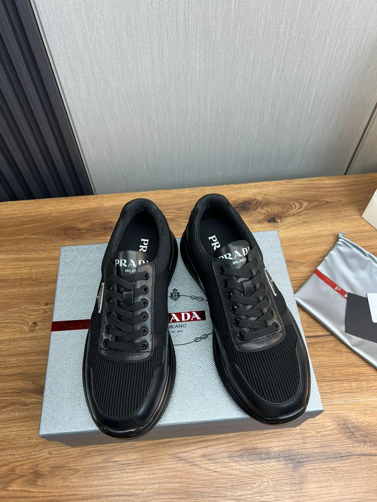 Men's shoes 💰580💰 [PRADA] Men's shoes are popular in the counter, official website is synchronized, 1 high-quality shipment ✔️Original cowhide stitching mesh + cowhide lining, 1🆚1 replica, original original bottom, 38-45 (45 customized, non-refundable)